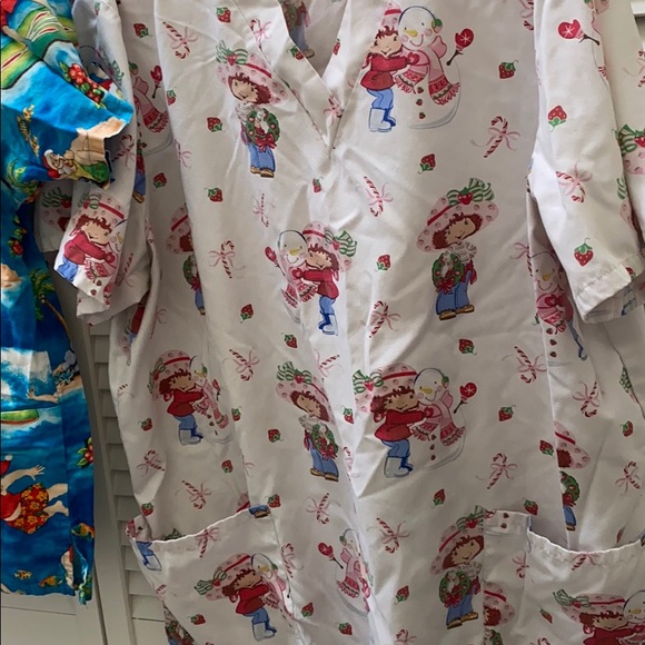 Uniforms - Picture 5 of 7